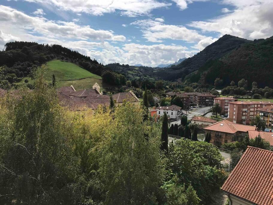 Precioso Atico Con Parking Privado. Vistas Al Rio Apartment Limpias Exterior photo